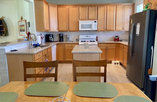 Bayside House | Spacious Coastal Style Townhome in Luxury Community; Pools, Tennis and Kayaks