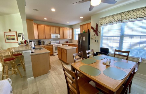 Bayside House | Spacious Coastal Style Townhome in Luxury Community; Pools, Tennis and Kayaks