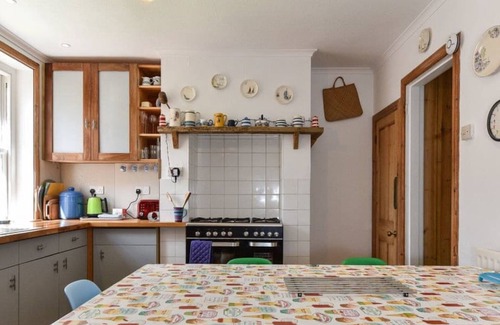 Hill Head Cottage | spacious Coastguard cottage near to Hampshire's sites, sea side retreat