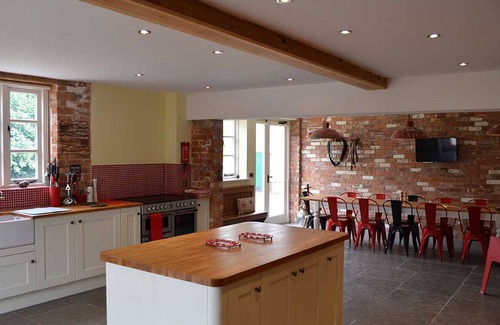 Market Drayton House | Spacious comfortable converted barn with character in peaceful surroundings.