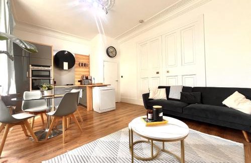 Camden Town with Primrose Hill Apartment | Spacious Comfort in Heart of Camden