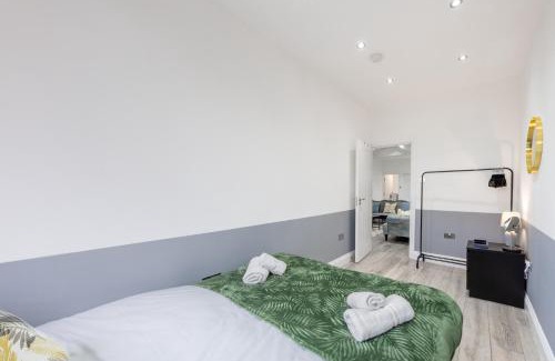 East Acton House | Spacious & Comfortable 3-Bedroom Retreat in NW10