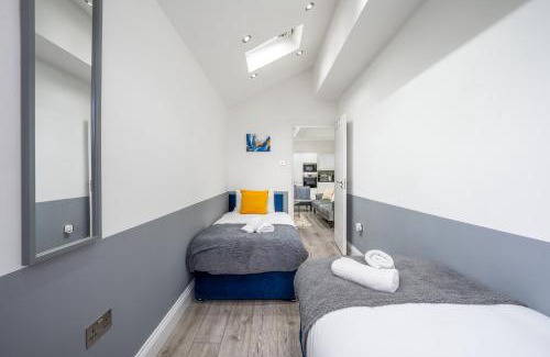East Acton House | Spacious & Comfortable 3-Bedroom Retreat in NW10