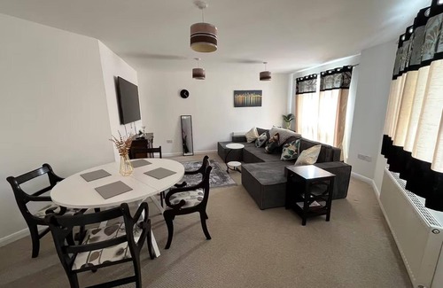 Darley Abbey Apartment | Spacious Comfortable Central Derby 2-bed Apartment
