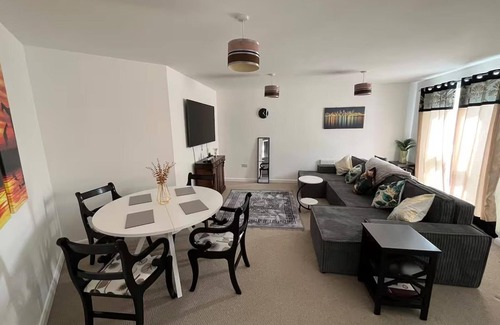 Darley Abbey Apartment | Spacious Comfortable Central Derby 2-bed Apartment