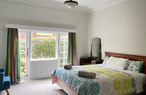 Dunedin House | Spacious comfortable character House -Maori Hill