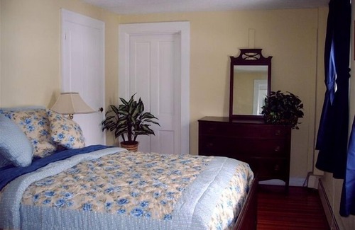 Lee Other | Spacious Comfortable Charming Family Farmhouse Great Location