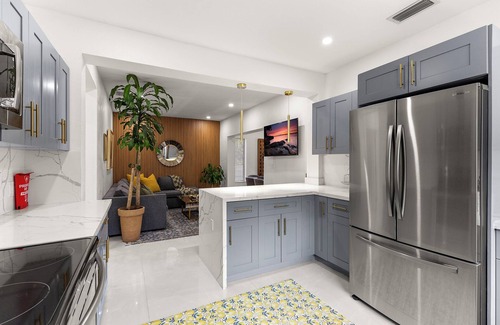Allapattah House | Spacious, comfortable home for family and friends to relax, have fun, and explore Miami and South Florida. 10 min. to downtown and 10-20 minutes to several beaches, including South Beach.