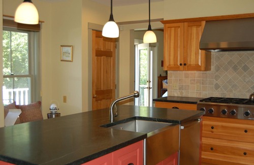 Stowe Hollow House | Spacious & Comfy Modern Farmhouse, Private w/Mountain Views. Hot Tub & Sauna