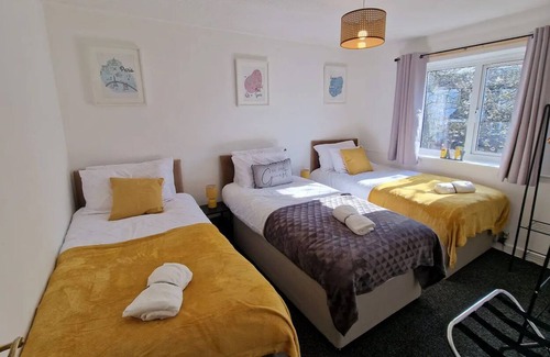 Marston Green House | Spacious & Comfy Near Nec/airport - Garden & Parking