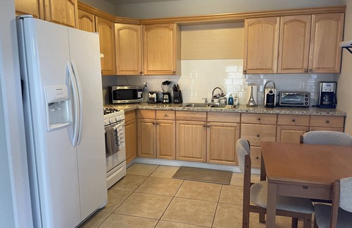 Sherman Oaks House | Spacious, comfy one bedroom guest house