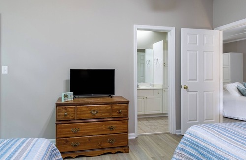 Vaught Condo | Spacious condo 2BR 2BA: Beach walk