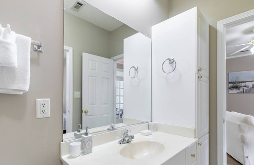 Vaught Condo | Spacious condo 2BR 2BA: Beach walk