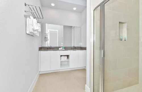 Reunion Apartment | Spacious Condo near Disney w/ Hotel Amenities - 7770 - 27 - 214