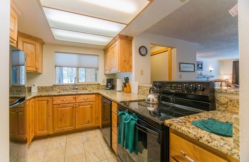Island Park Condo | Spacious condo near the National Parks
