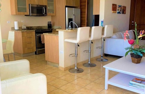 Sardinera Condo | Spacious Condo Resort Like W/Ocean View by Beach, WiFi, Free Parking, Dishwasher
