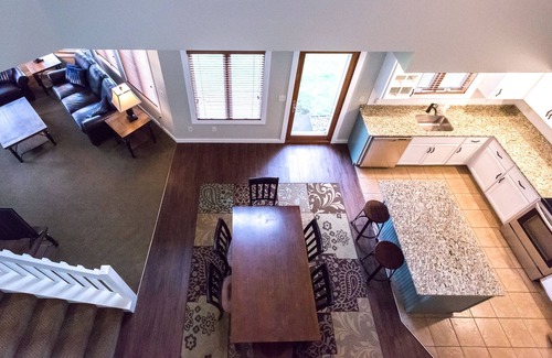Nisswa Resort | Spacious Condo Steps from Gull Lake Shoreline with Fire Pits, Boat/Boat Lift Rentals