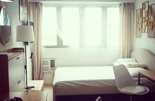 Matandang Balara Condo | Spacious Condo Unit for Staycation With Netflix!