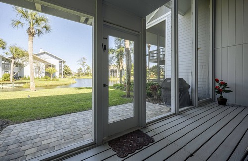 Sawgrass Condo | Spacious Condo w. Deck, Pool Access-Steps from the Beach