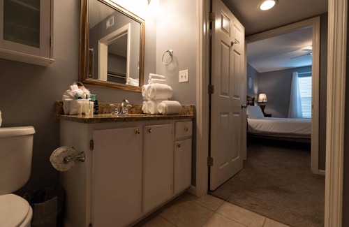 Gulf Shores Condo | Spacious Condo With Pool - 4 Miles To Beach, 3br 3 Bedroom Condo by Redawning