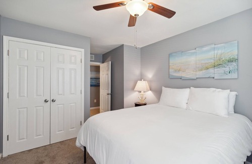 Gulf Shores Condo | Spacious Condo With Pool - 4 Miles To Beach, 3br 3 Bedroom Condo by Redawning