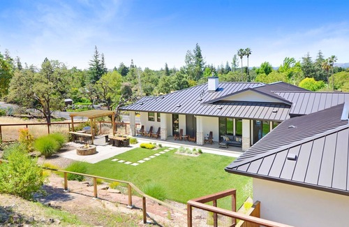 Napa Villa | Spacious, contemporary home with views over the Silverado Resort Golf Course.