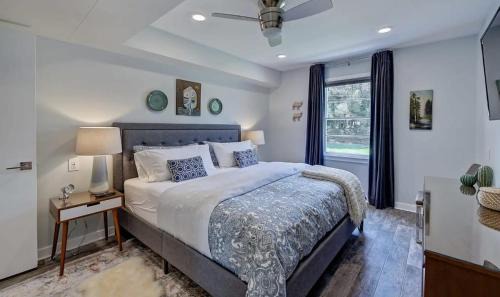 Cherry House | Spacious Conveniently Located 1BR in Myers Park