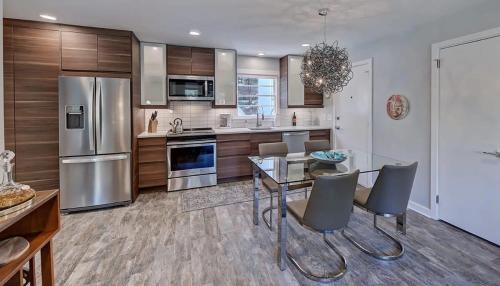 Cherry House | Spacious Conveniently Located 1BR in Myers Park