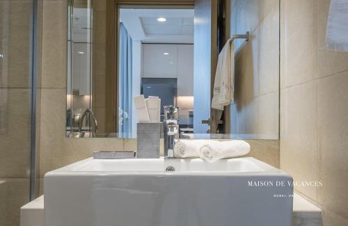 Nad Al Sheba Apartment | Spacious Corner 1 Bedroom 10mins from Dubai Mall