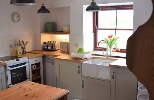 Castlemorris Cottage | Spacious cottage in quiet village, near to Pembrokeshire coast.