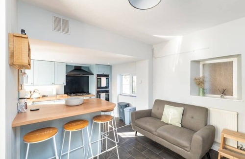 North Buckland House | Spacious Cottage, Parking nr Saunton Sands