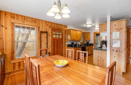 Gearhart Cottage | Spacious Cottage with Enclosed Yard - Walk to the Beach, Weddings Welcome