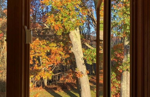 New Milford House | Spacious Country home with fabulous fall foliage