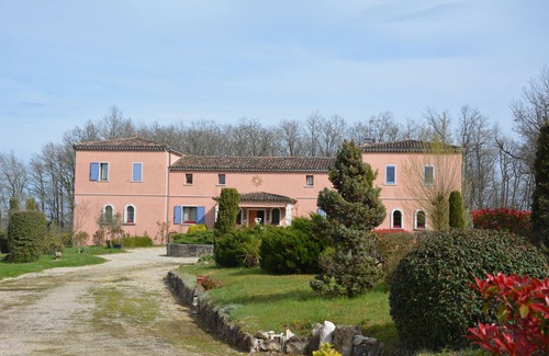 Montdurausse House | Spacious country villa on a park with swimming pool