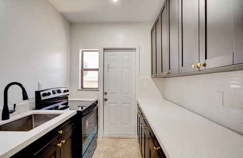 Miami Shores Apartment | Spacious Cozy 3-bedroom apartment with Wi-Fi, AC in marvelous Miami