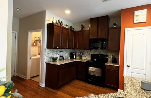 Ladson House | Spacious/Cozy 3Bedroom/2.5 Bath Home