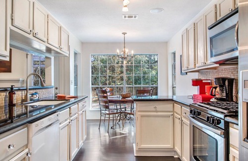 Indian Springs House | Spacious & Cozy 4BR Home in The Woodlands
