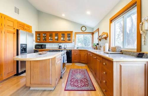 Wofford Heights House | Spacious, Cozy Getaway with Breathtaking Mountain Views