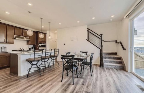 The Pinery House | Spacious Cozy Retreat with Fireplace between Parker & Castle Rock