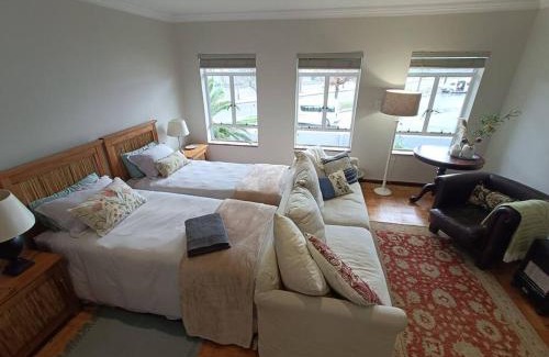 Stellenbosch Central Apartment | #Spacious Cozy Stay- Free parking