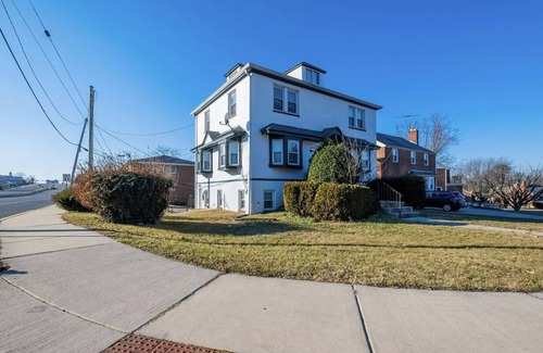 Woodlawn Apartment | Spacious Cozy Two bedroom Apt