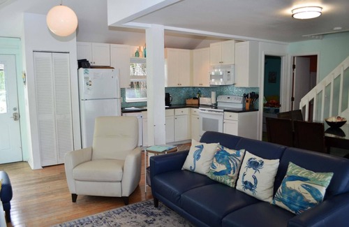 North Captiva Cottage | Spacious "Crab Cakes" Cottage on N. Captiva Island,FL with GolfCart and Starlink