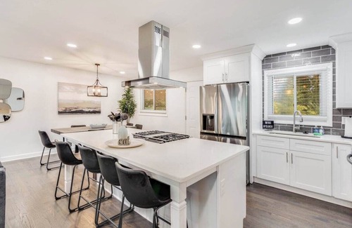 Belvedere Park House | Spacious Decatur Home Sleeps 12, Work-Ready