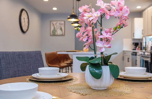 Near East Side Cottage | Spacious Delightful 4 BR/3 BA Close to Downtown