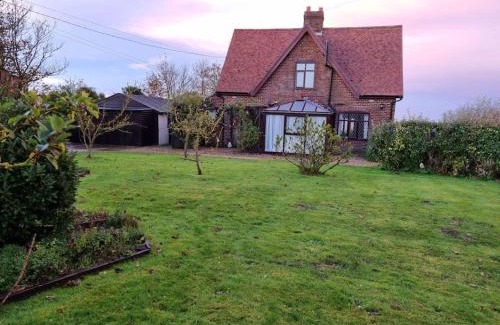 Aldborough House | Spacious Detached Home with Beautiful Seaviews, sleeps 6