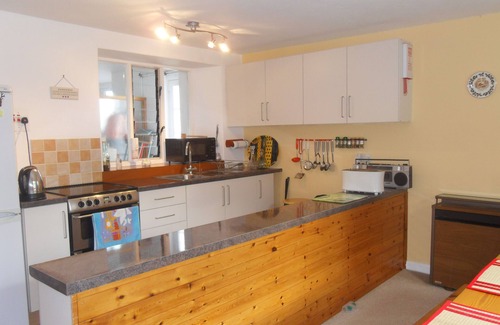 Looe Other | Spacious detached house set in own grounds of 1/2 an acre - family-friendly.