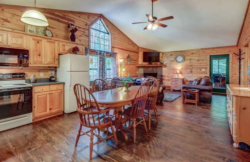 Sautee Nacoochee Cabin | Spacious Dog-Friendly Cabin with Screened Deck, Private Hot Tub, & Firepit