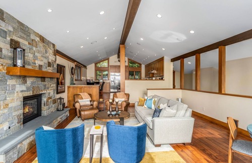 Lake Forest Cabin | Spacious Dollar Point Home| Lake Tahoe Views| Pool Table| Private Hot Tub