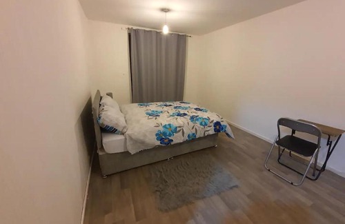 Birch House | Spacious Double Bedroom WA Greater Manchester