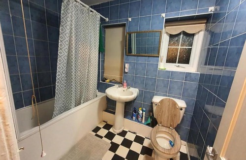 Birch House | Spacious Double Bedroom WA Greater Manchester